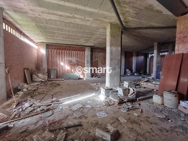 Commercial for sale in Santander - € 289,600 (Ref: 8973993)