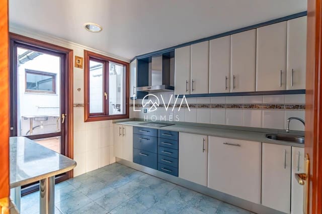 Omakotitalo myytävänä paikassa El Astillero - 376 000 € (Ref: 9066902)