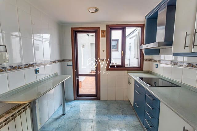 Omakotitalo myytävänä paikassa El Astillero - 376 000 € (Ref: 9066902)