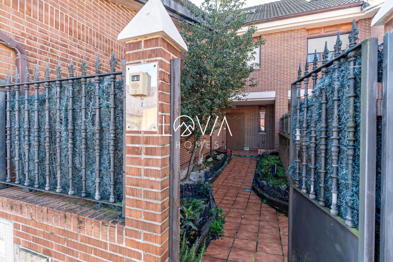 Casa em Banda para venda em El Astillero - 376 000 € (Ref: 9066902)