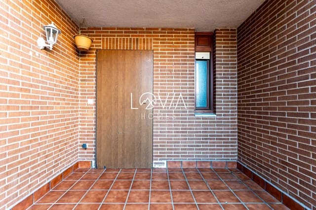 Omakotitalo myytävänä paikassa El Astillero - 376 000 € (Ref: 9066902)