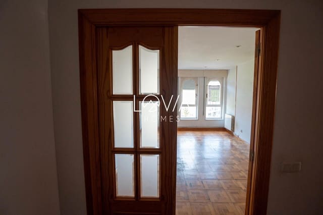 Piso de 3 habitaciones en Cartes en venta - 138.000 € (Ref: 9118413)