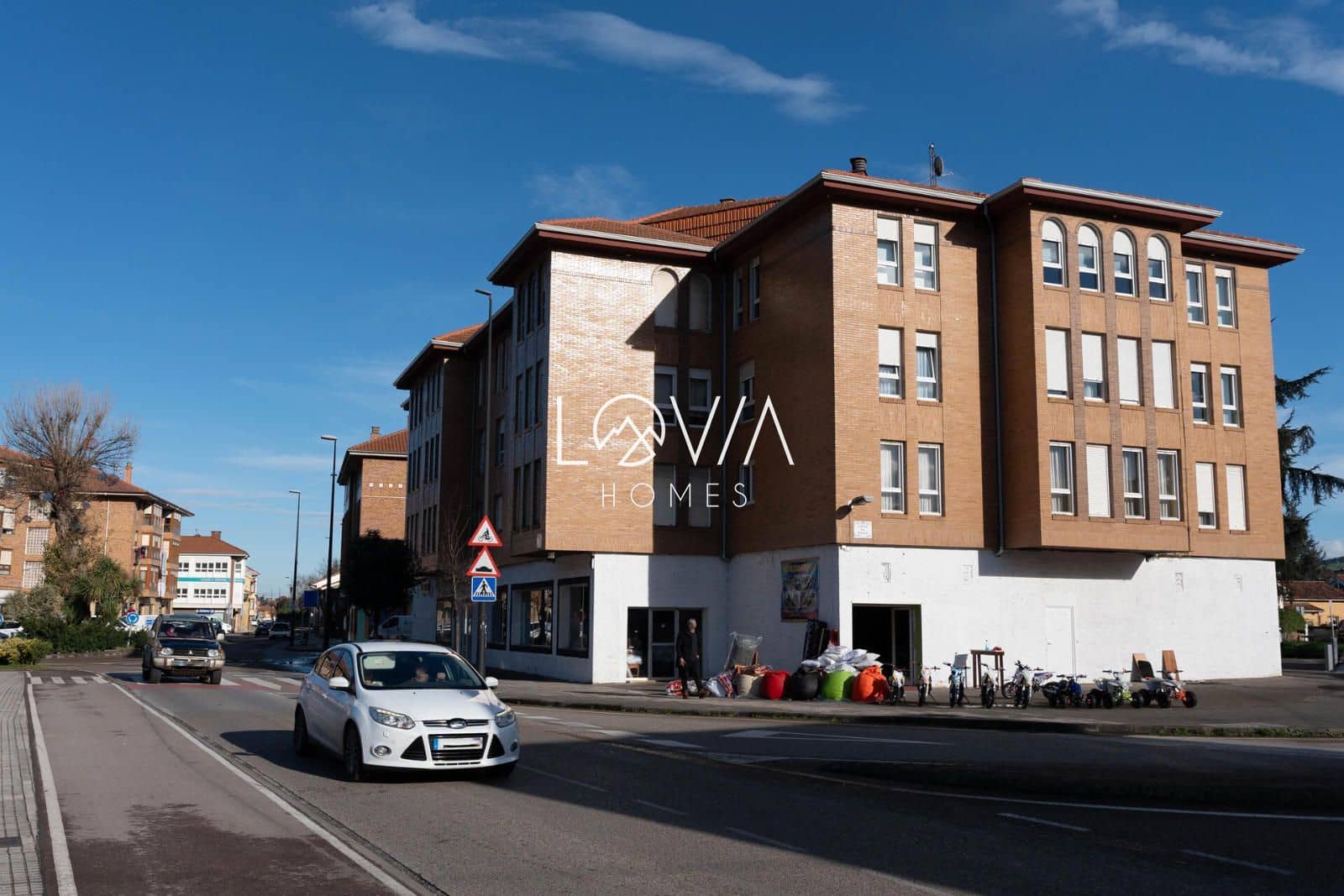 3 bedroom Flat for sale in Cartes - € 138,000 (Ref: 9118413)