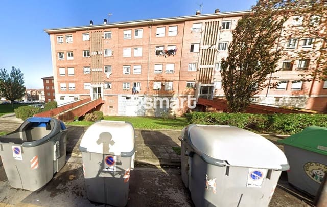 3 bedroom Flat for sale in Santander - € 90,000 (Ref: 9138586)