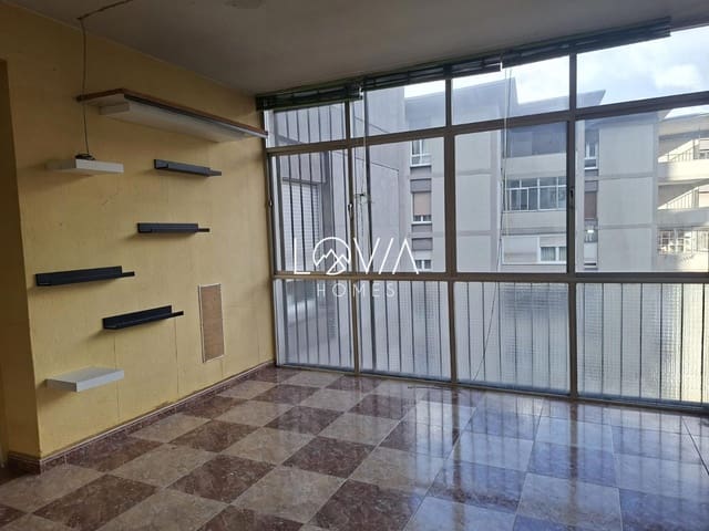 3 bedroom Flat for sale in Centro Urbano, Oviedo - € 202,000 (Ref: 9160175)