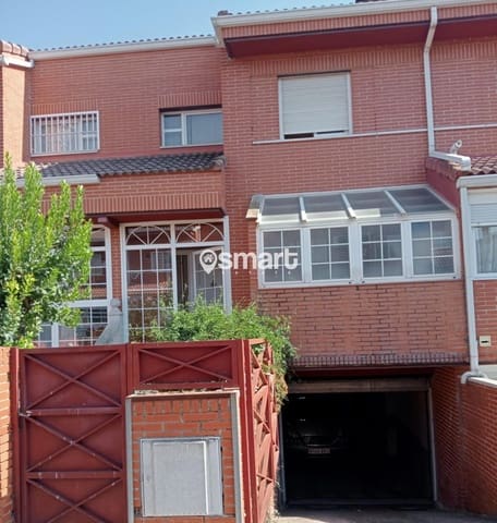 3 bedroom Townhouse for sale in Cubas de la Sagra with pool garage - € 340,000 (Ref: 9293560)