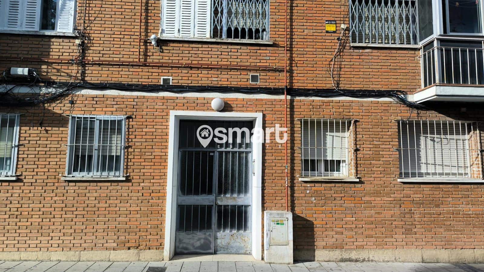 2 bedroom Flat for sale in Madrid city - € 131,200 (Ref: 9305365)