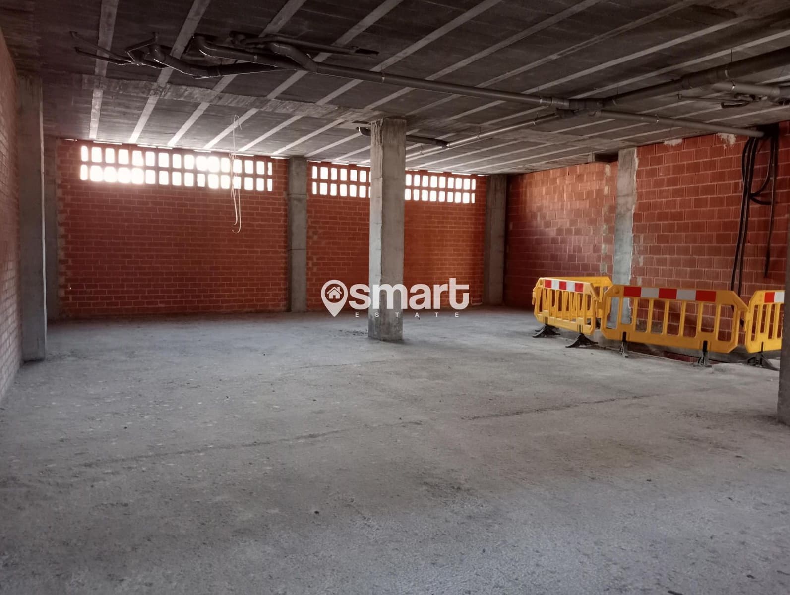 Commercial for sale in Pravia - € 35,600 (Ref: 9322389)