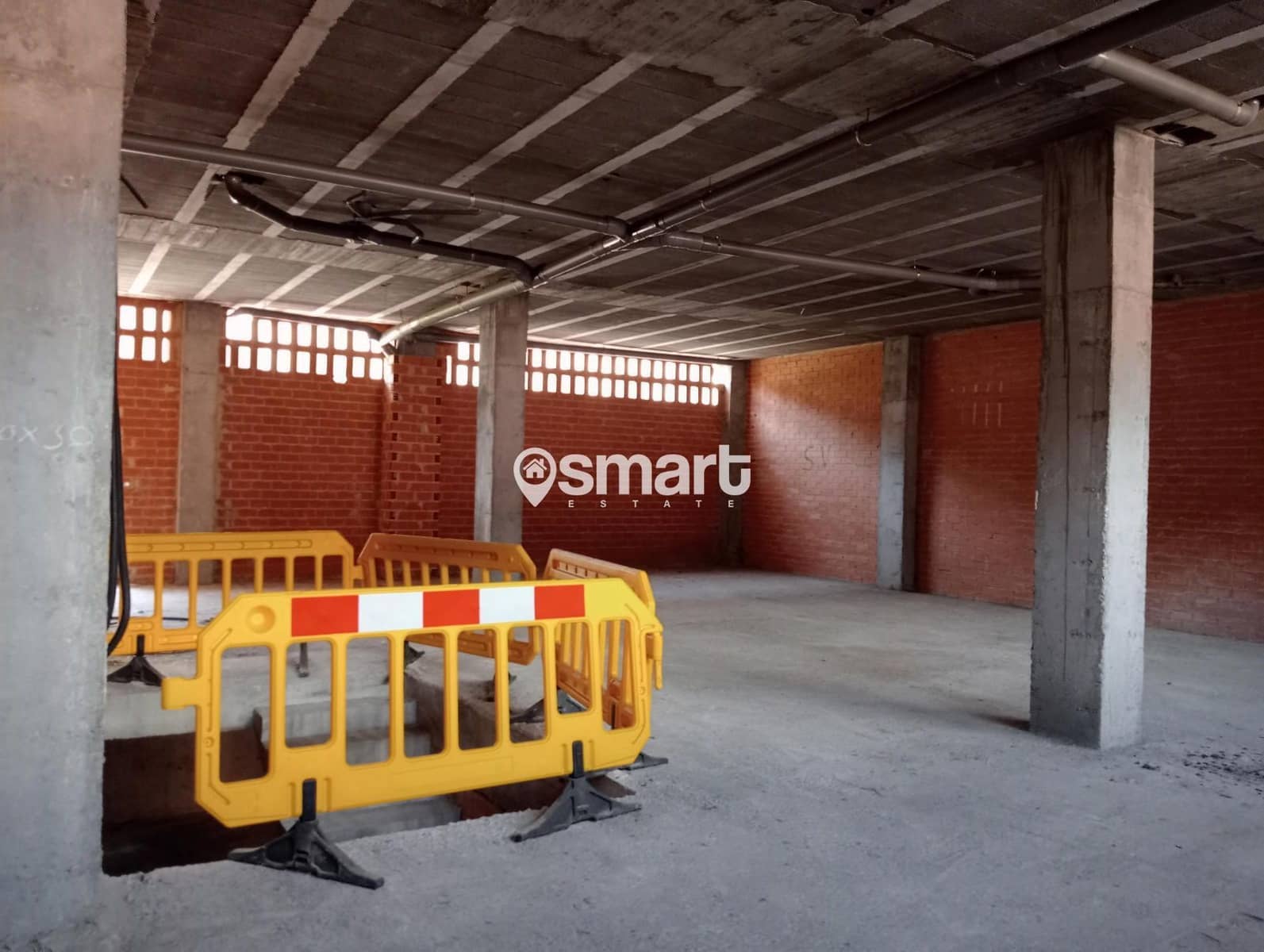 Commercial for sale in Pravia - € 35,600 (Ref: 9322389)