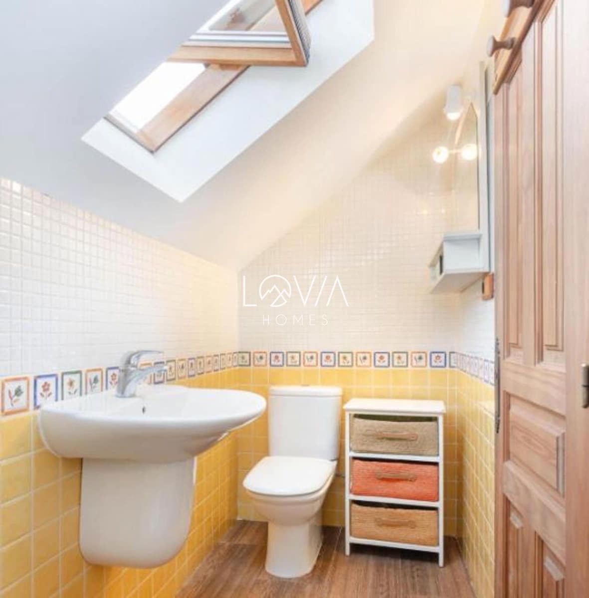 5 bedroom Villa for sale in Corvera de Asturias with garage - € 549,900 (Ref: 9471010)