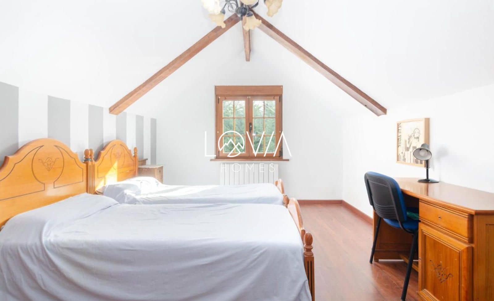 5 bedroom Villa for sale in Corvera de Asturias with garage - € 549,900 (Ref: 9471010)