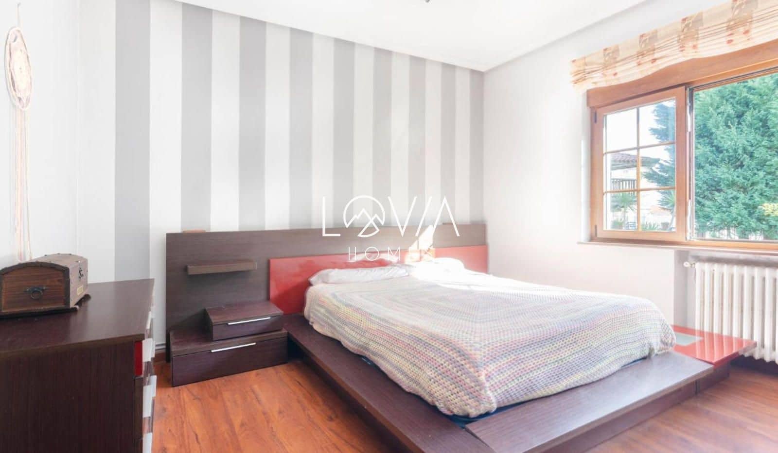 5 bedroom Villa for sale in Corvera de Asturias with garage - € 549,900 (Ref: 9471010)