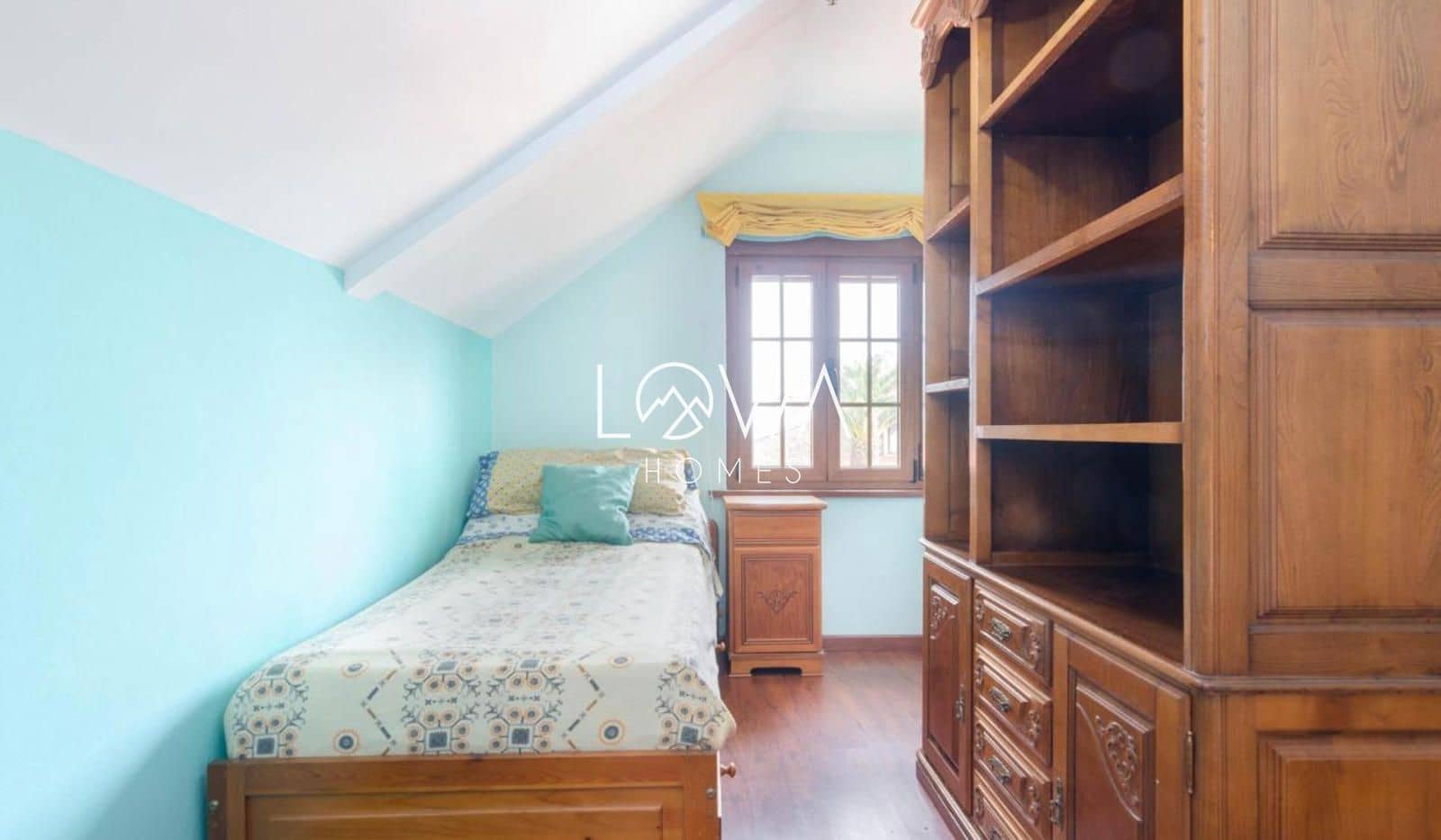 5 bedroom Villa for sale in Corvera de Asturias with garage - € 549,900 (Ref: 9471010)