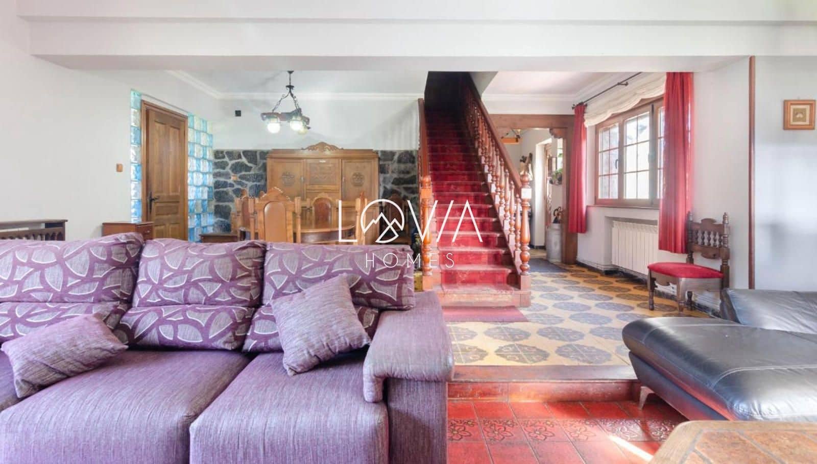 5 bedroom Villa for sale in Corvera de Asturias with garage - € 549,900 (Ref: 9471010)