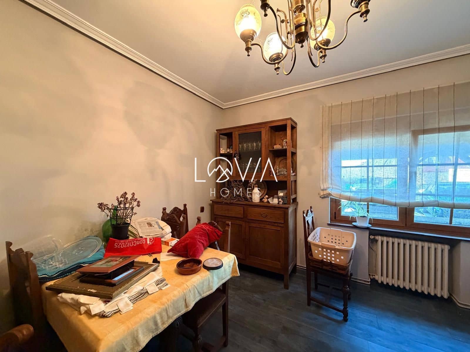 5 bedroom Villa for sale in Corvera de Asturias with garage - € 549,900 (Ref: 9471010)