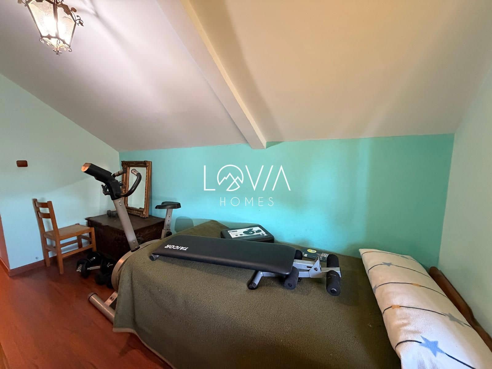 5 bedroom Villa for sale in Corvera de Asturias with garage - € 549,900 (Ref: 9471010)