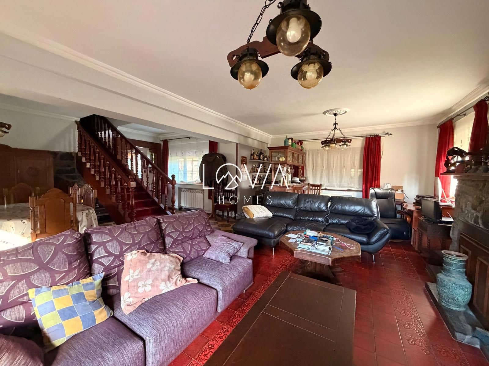 5 bedroom Villa for sale in Corvera de Asturias with garage - € 549,900 (Ref: 9471010)