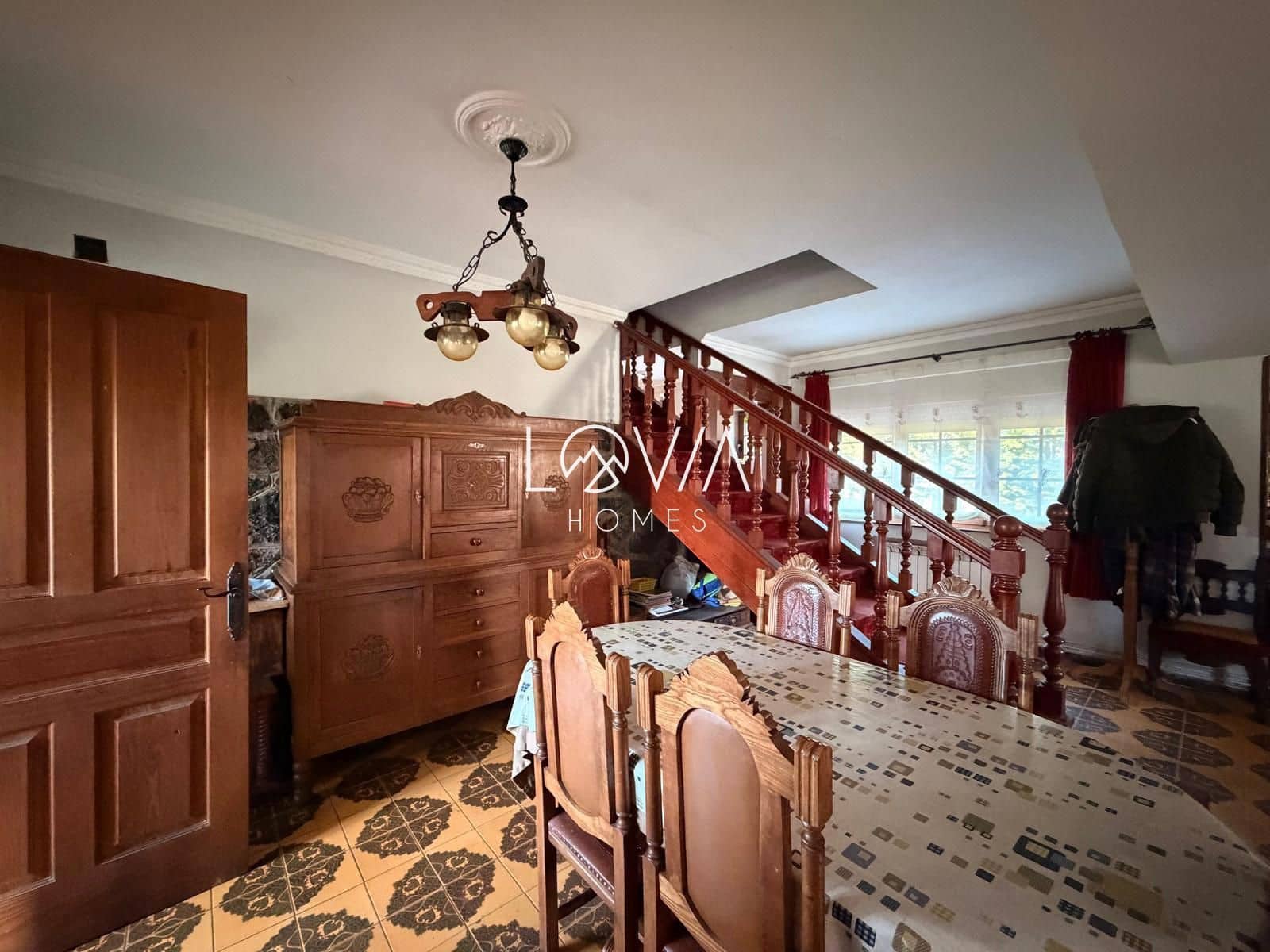 5 bedroom Villa for sale in Corvera de Asturias with garage - € 549,900 (Ref: 9471010)