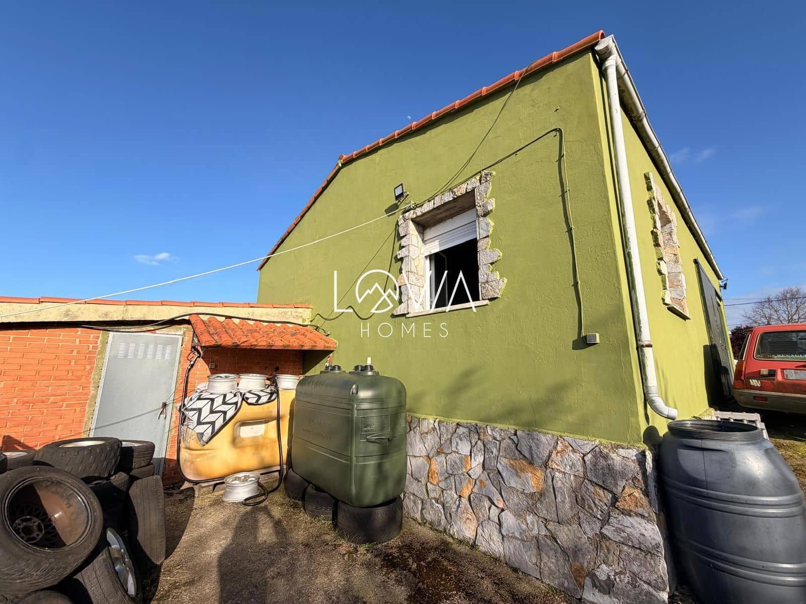 5 bedroom Villa for sale in Corvera de Asturias with garage - € 549,900 (Ref: 9471010)