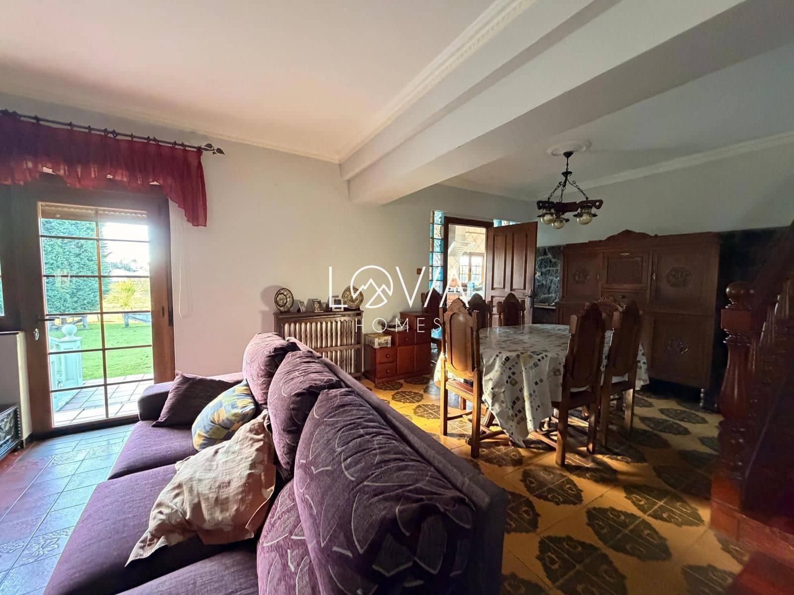 5 bedroom Villa for sale in Corvera de Asturias with garage - € 549,900 (Ref: 9471010)