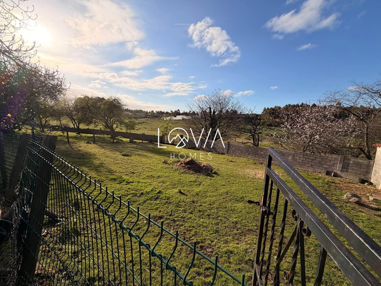 5 bedroom Villa for sale in Corvera de Asturias with garage - € 549,900 (Ref: 9471010)