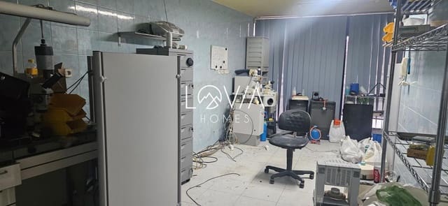 Commercieel te koop in Oviedo - € 155.000 (Ref: 9471011)