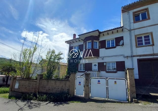 Casa de 3 habitaciones en Oviedo en venta - 235.000 € (Ref: 9475017)