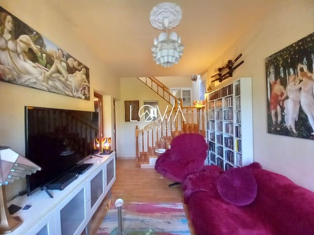 Casa de 3 habitaciones en Oviedo en venta - 235.000 € (Ref: 9475017)