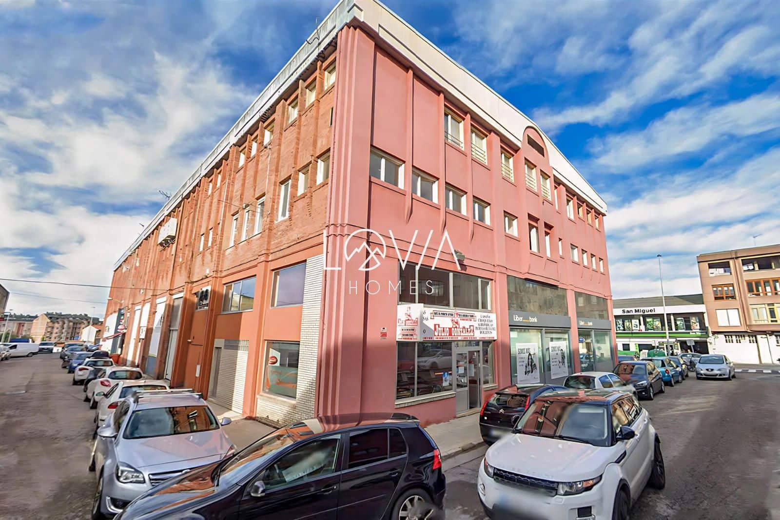 Commercial for sale in Santander - € 437,000 (Ref: 9541844)