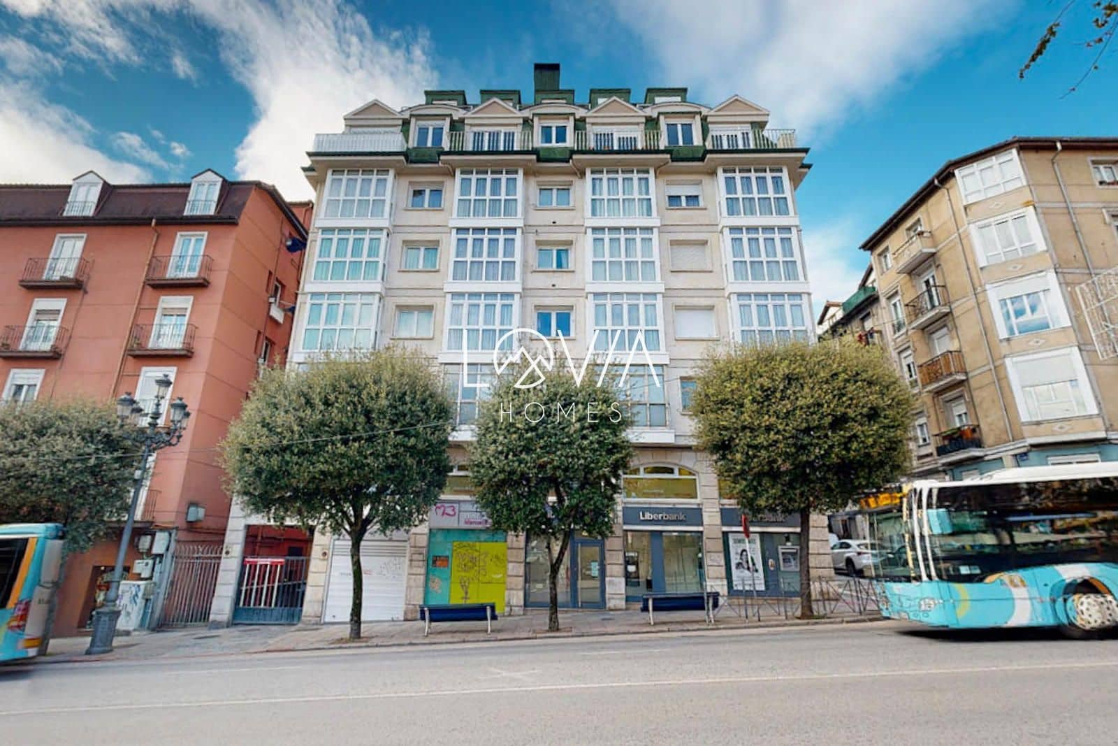 Erhverv til salg i Santander - € 817.200 (Ref: 9541849)