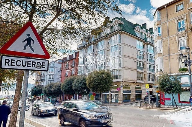 Erhverv til salg i Santander - € 817.200 (Ref: 9541849)