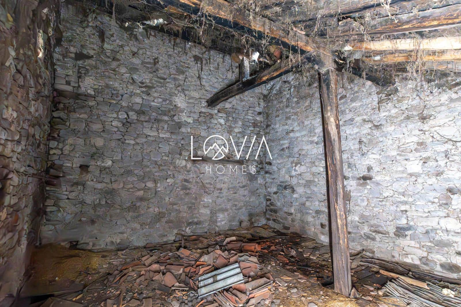 Townhouse for sale in Hermandad de Campoo de Suso - € 45,000 (Ref: 9541850)