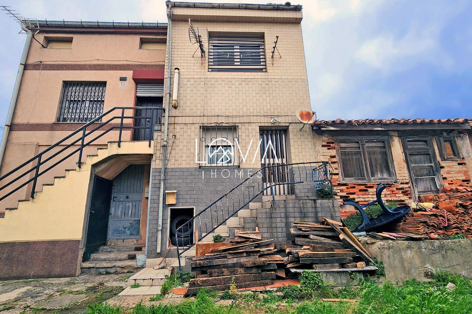 Hus til salgs i Santander - € 145 000 (Ref: 9541853)