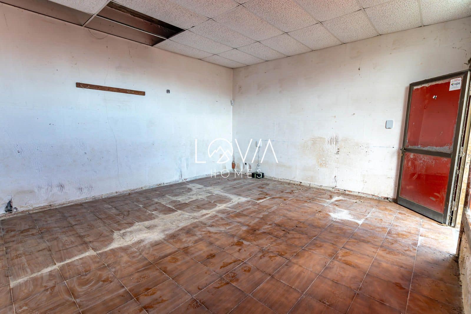 Local Commercial à vendre à Los Corrales de Buelna - 19 000 € (Ref: 9541857)