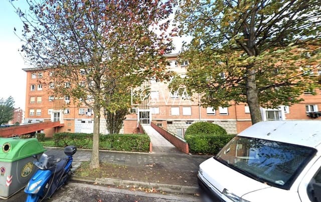 3 soveværelse Lejlighed til salg i Santander - € 90.000 (Ref: 9542006)