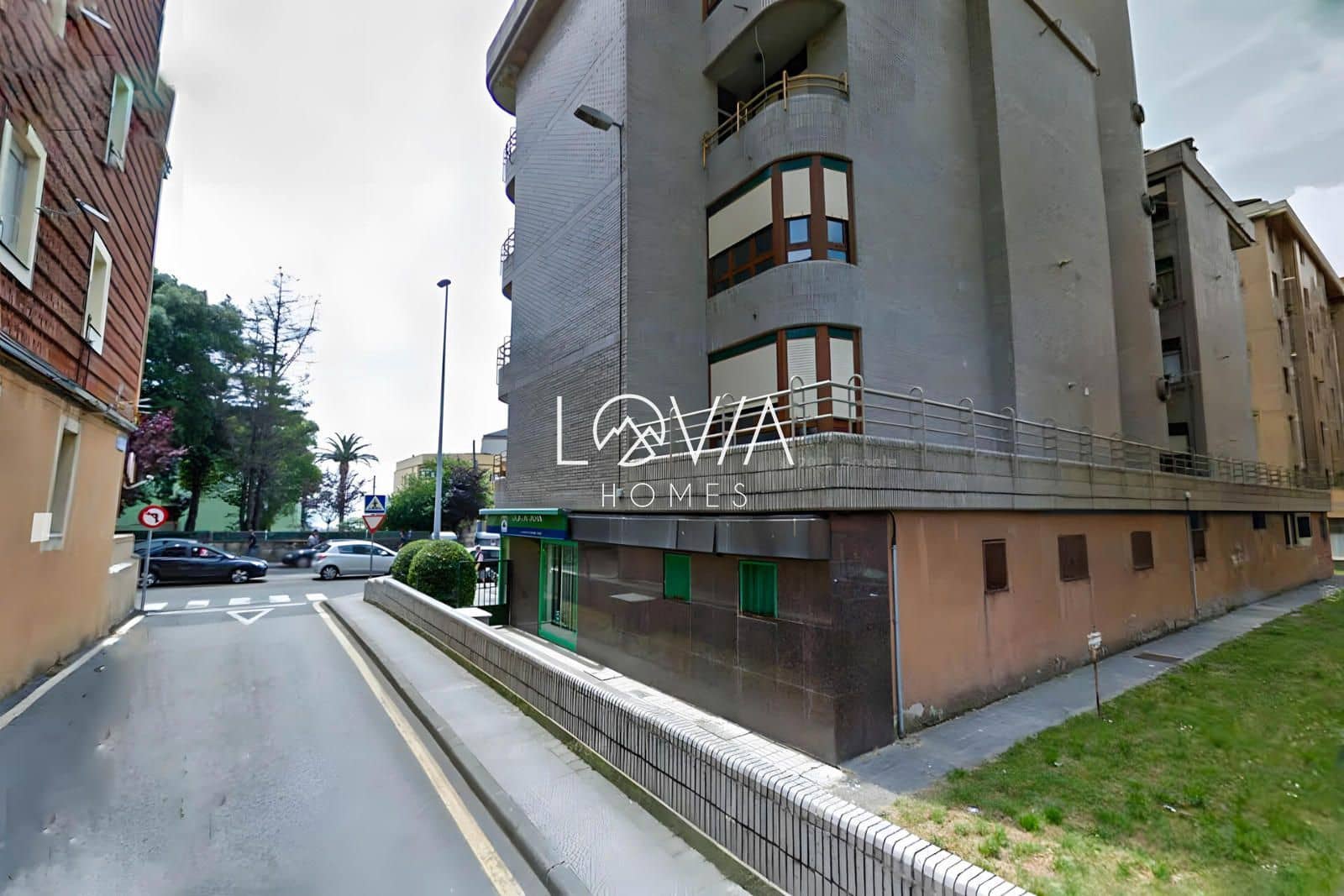 Erhverv til salg i Santander - € 329.300 (Ref: 9552593)