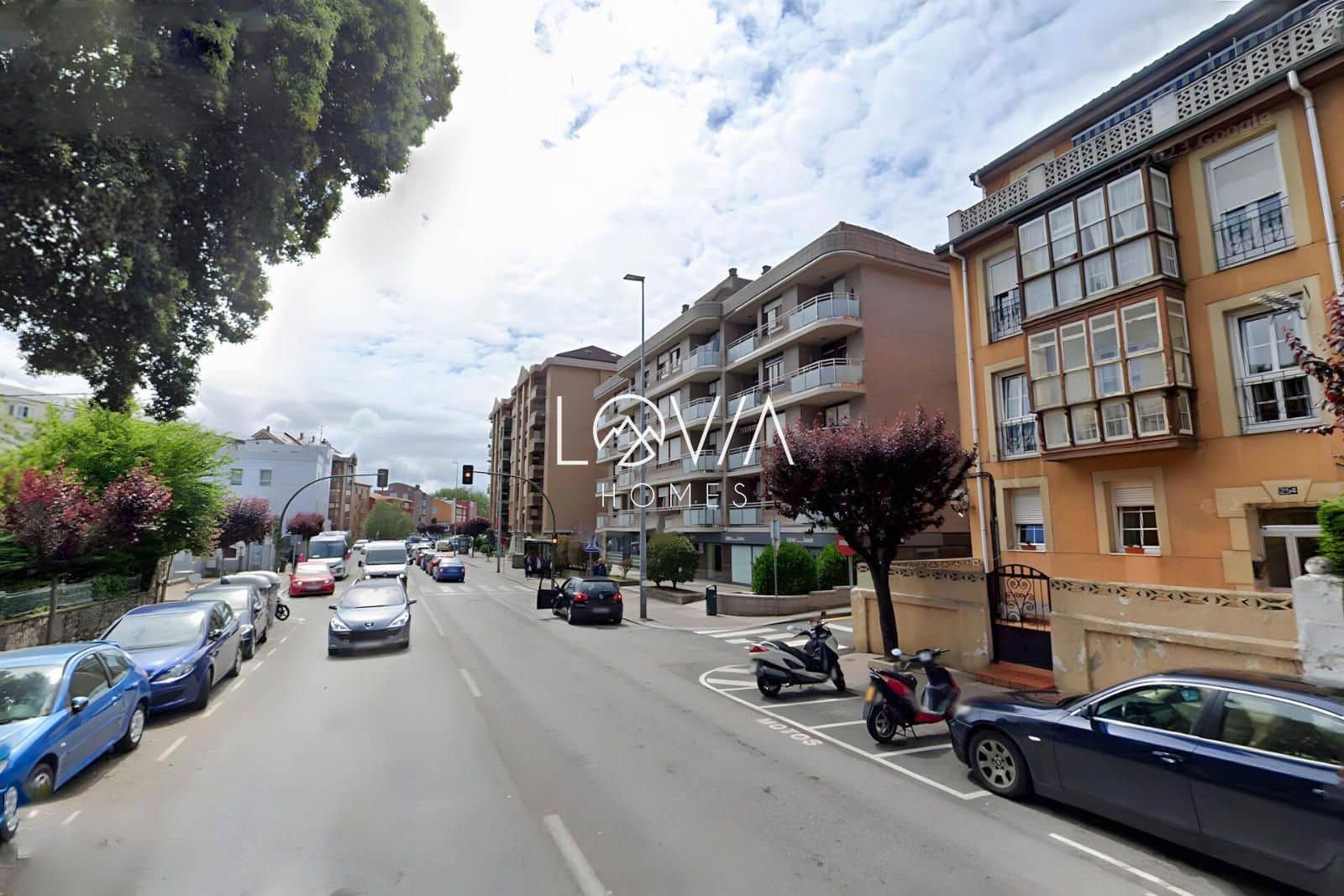 Erhverv til salg i Santander - € 329.300 (Ref: 9552593)