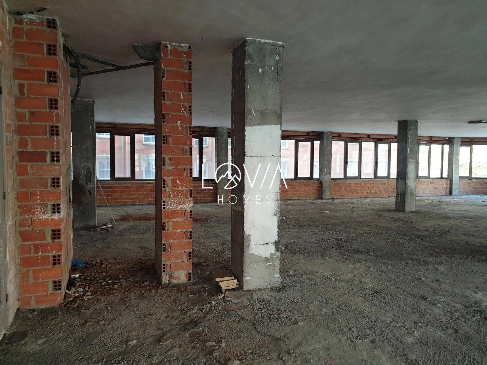 Commercieel te koop in Gijon - € 700.400 (Ref: 9565612)