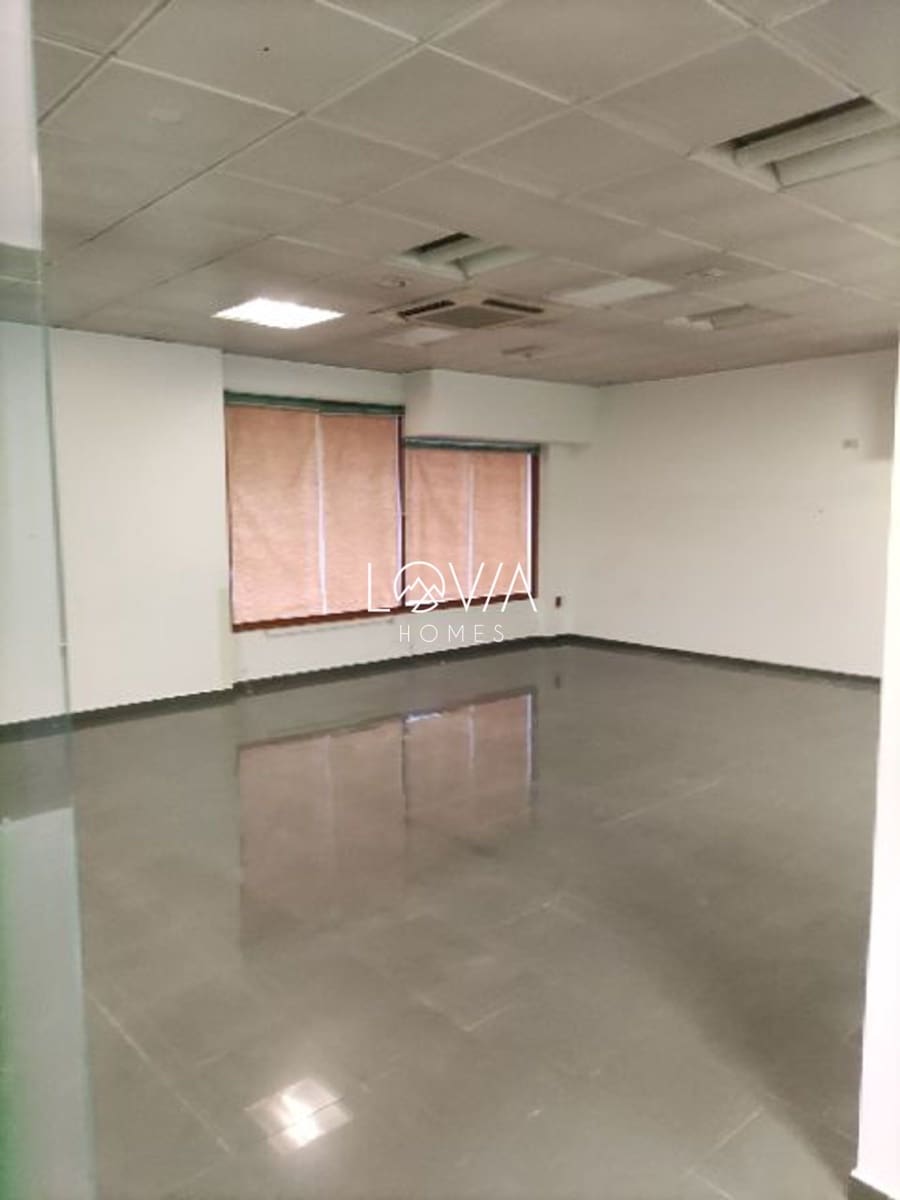 Kommersiell til salgs i Madrid by - € 890 000 (Ref: 9592075)