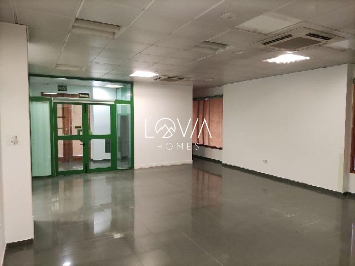 Kommersiell til salgs i Madrid by - € 890 000 (Ref: 9592075)