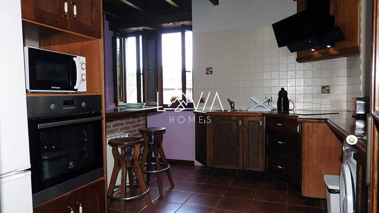 Chalet de 4 habitaciones en Onís en venta con garaje - 179.000 € (Ref: 9598347)