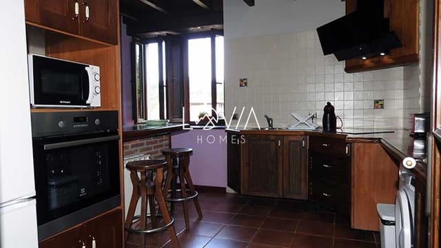 Chalet de 4 habitaciones en Onís en venta con garaje - 179.000 € (Ref: 9598347)