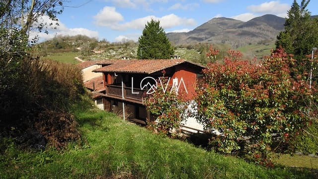 Chalet de 4 habitaciones en Onís en venta con garaje - 179.000 € (Ref: 9598347)