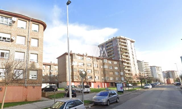 Piso de 3 habitaciones en Santander en venta - 108.000 € (Ref: 9618456)