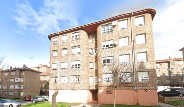 Piso de 3 habitaciones en Santander en venta - 108.000 € (Ref: 9618456)