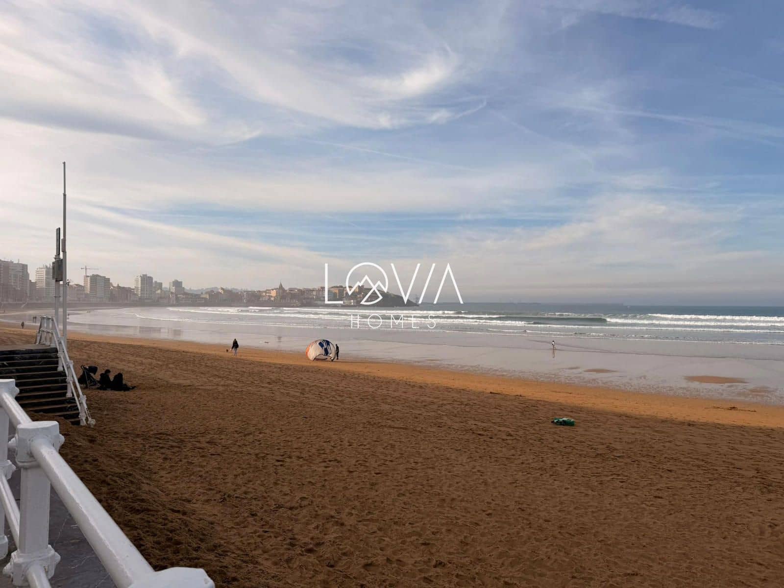 Piso de 4 habitaciones en Gijón en venta - 650.000 € (Ref: 9628155)