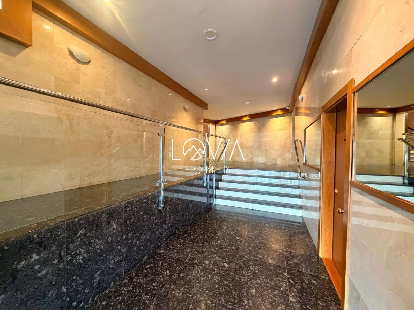 Piso de 4 habitaciones en Gijón en venta - 650.000 € (Ref: 9628155)