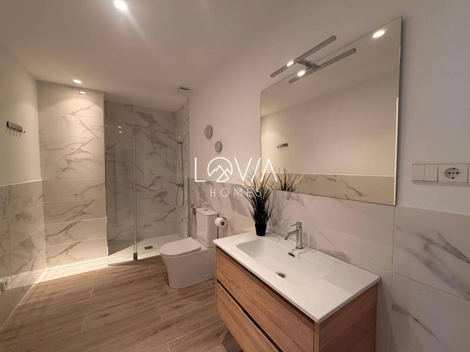 Piso de 4 habitaciones en Gijón en venta - 650.000 € (Ref: 9628155)