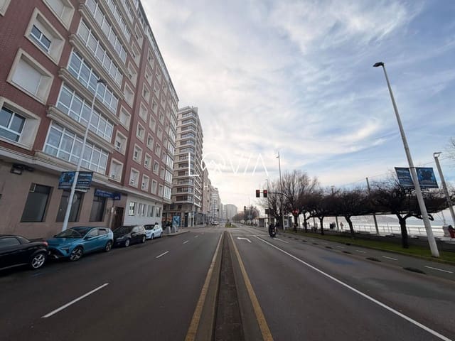 Piso de 4 habitaciones en Gijón en venta - 650.000 € (Ref: 9628155)