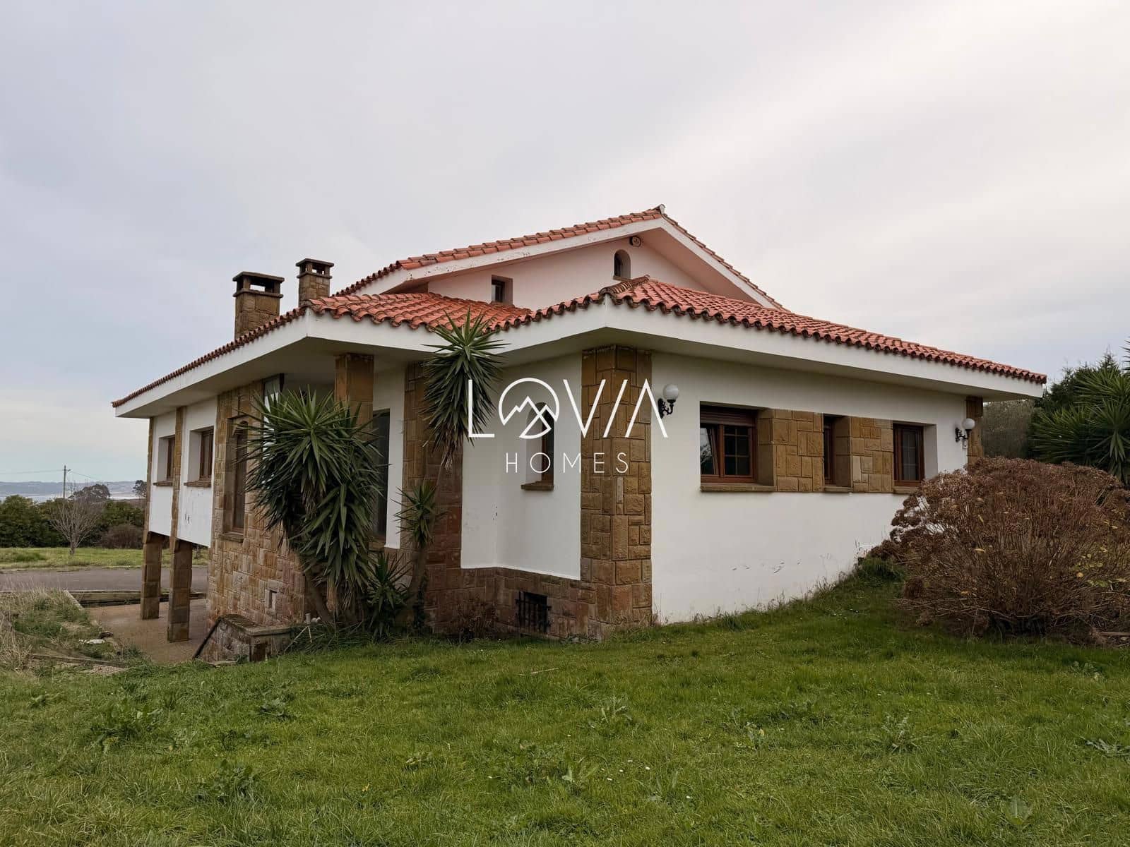 5 slaapkamer Villa te koop in Castrillon met zwembad - € 475.000 (Ref: 9665294)